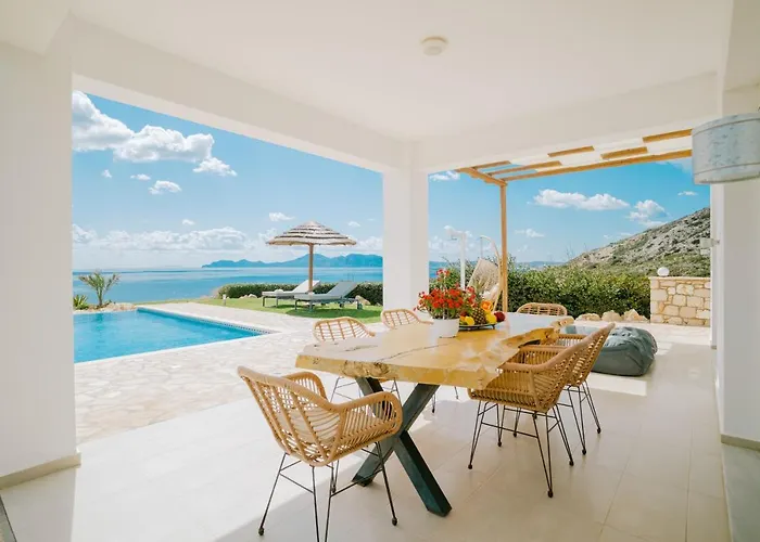 The Three Graces Vila