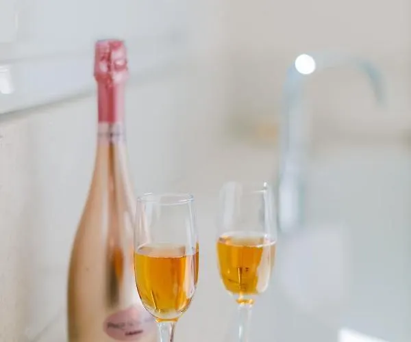 The Three Graces Vila *