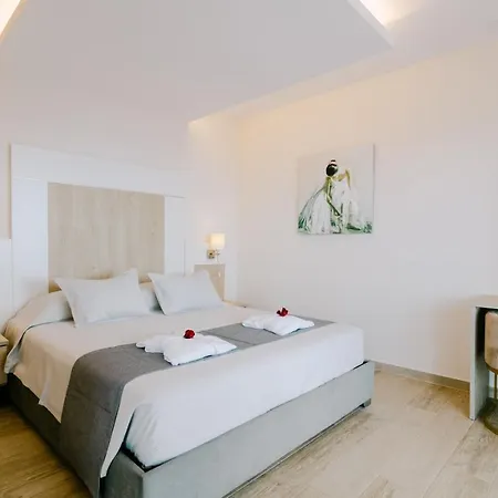 The Three Graces * Antimachia