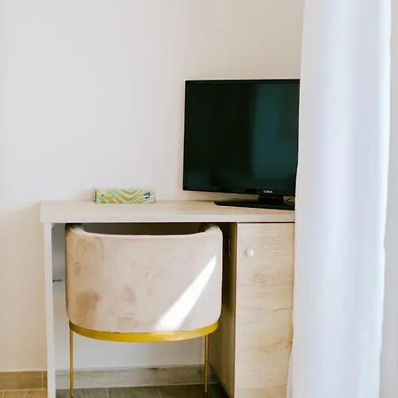 The Three Graces * Antimachia