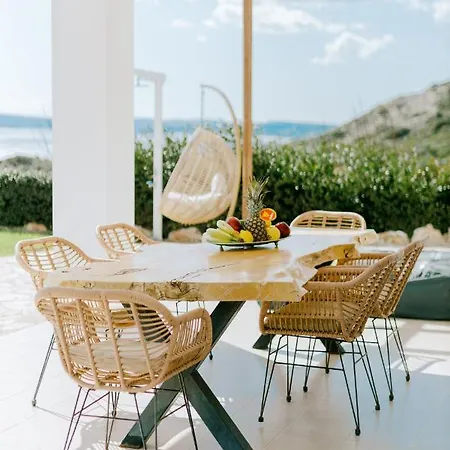 The Three Graces Antimachia