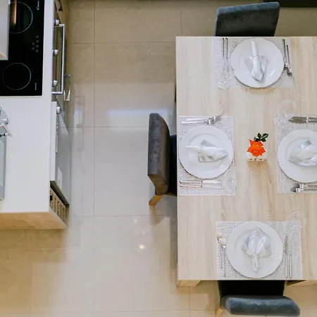 The Three Graces Vila