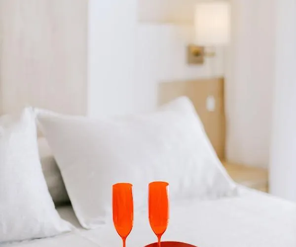 The Three Graces * Antimachia