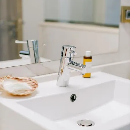 The Three Graces Antimachia