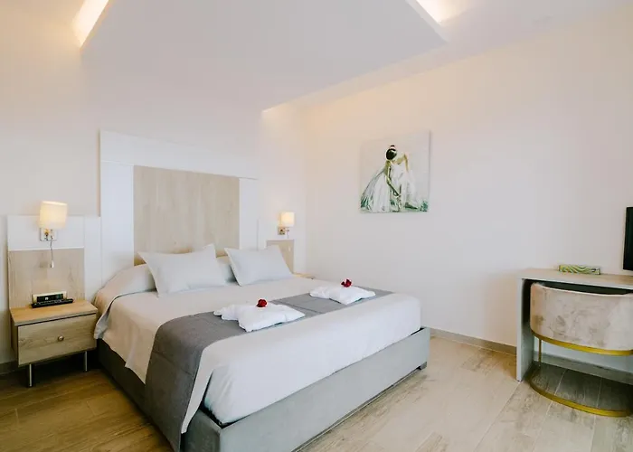 The Three Graces * Antimachia